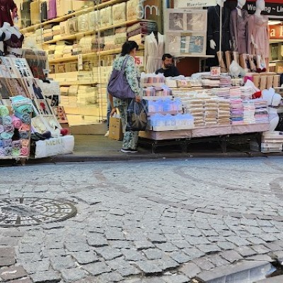 Eminönü Taç Mağazası
